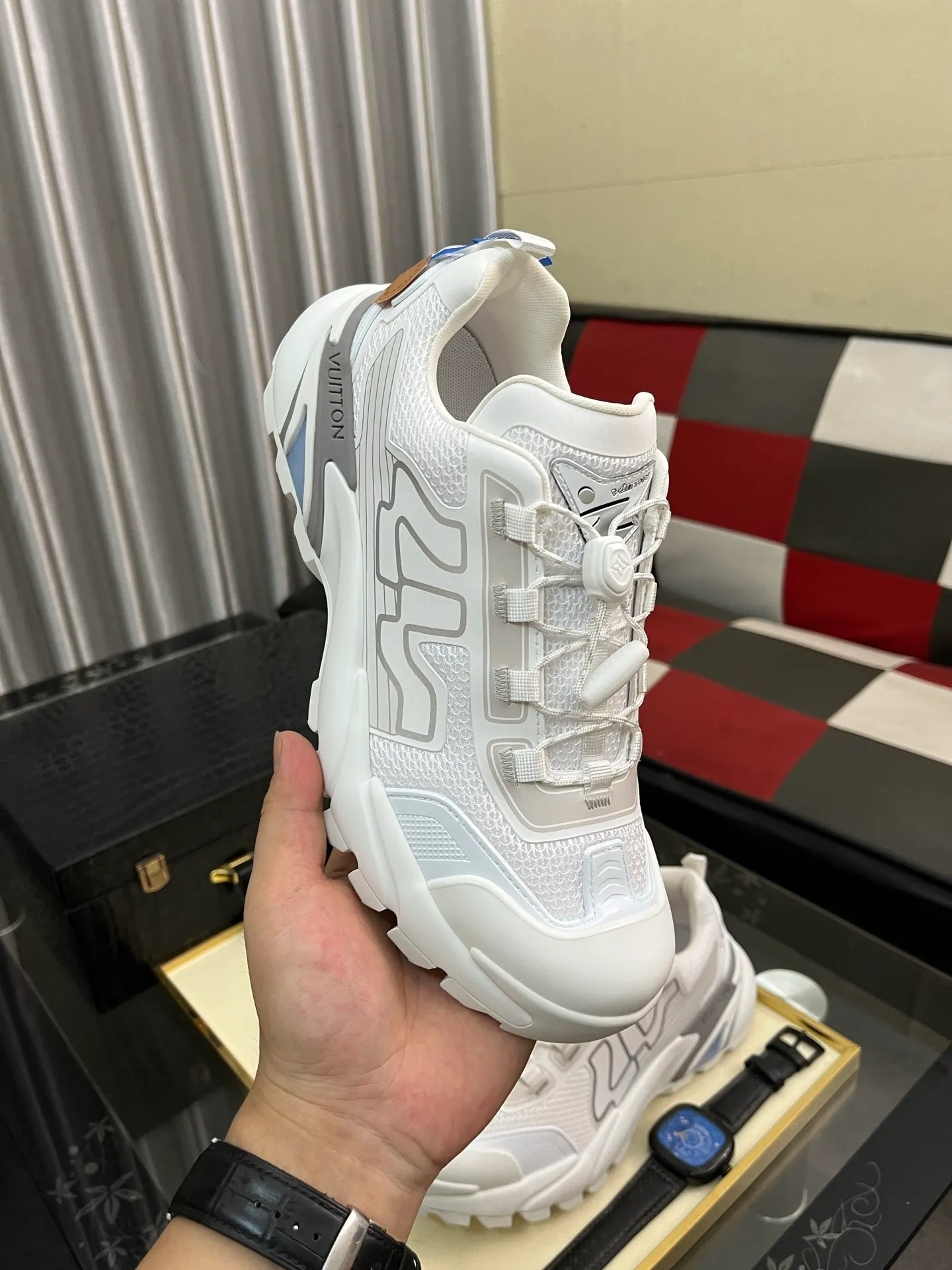 Men's shoes 💰780⌚️⌚️Top version [LOUIS VUITTON] Couple 🧑‍🤝‍🧑 Craftsman style Counter series (original order) New style 🍀LV Louis Vuitton - Top version LV classic high-top trendy shoes! Made of imported original craft calfskin, original breathable lining, and original wear-resistant, lightweight, high-end TPU outsole! High quality products! Code number: 36-457️⃣Colors available